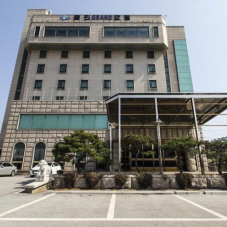 Uljin Grand Hotel Экстерьер фото