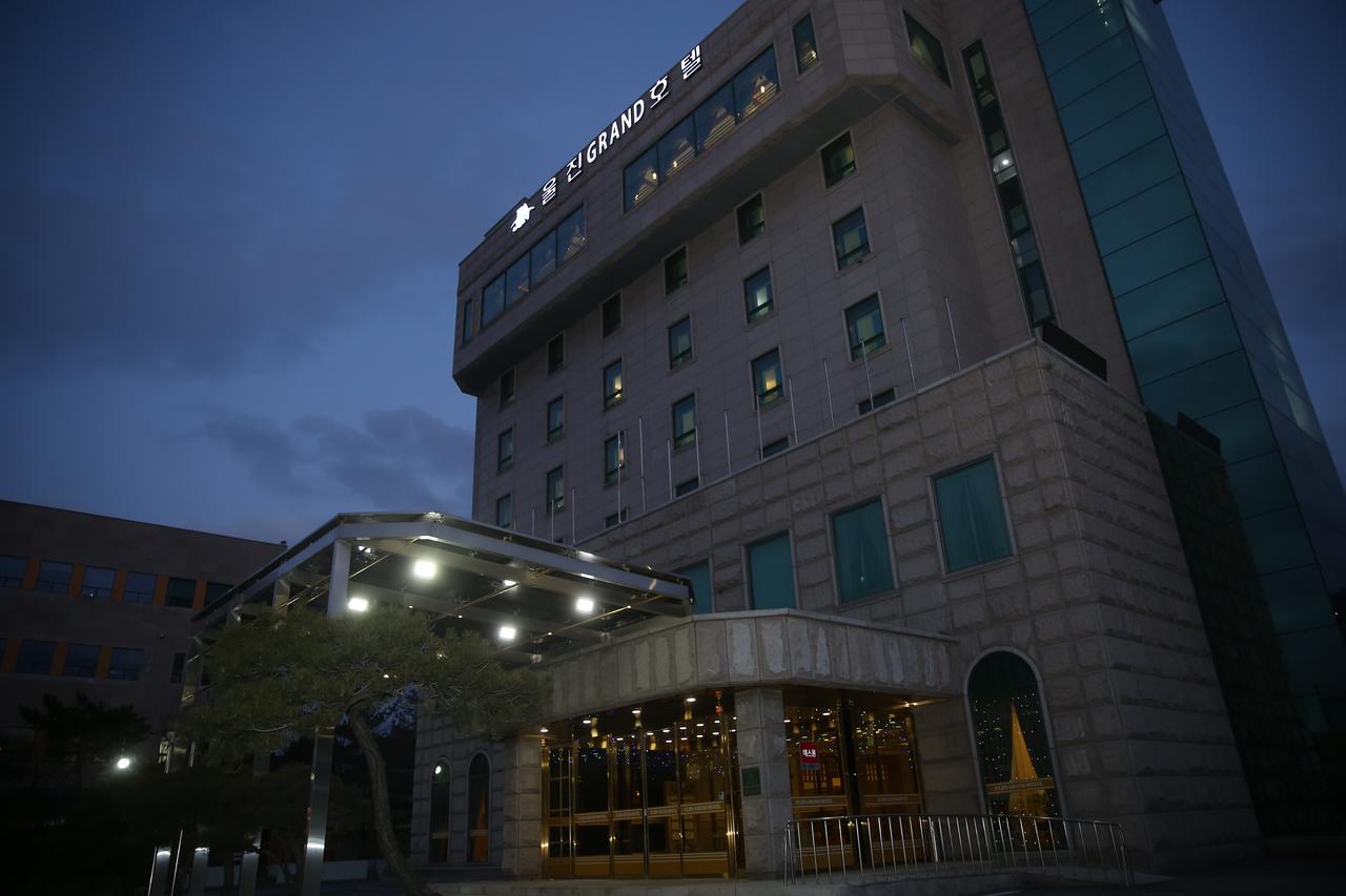 Uljin Grand Hotel Экстерьер фото