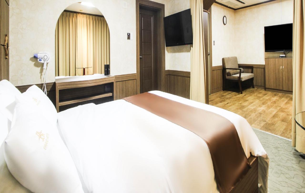 Uljin Grand Hotel Экстерьер фото