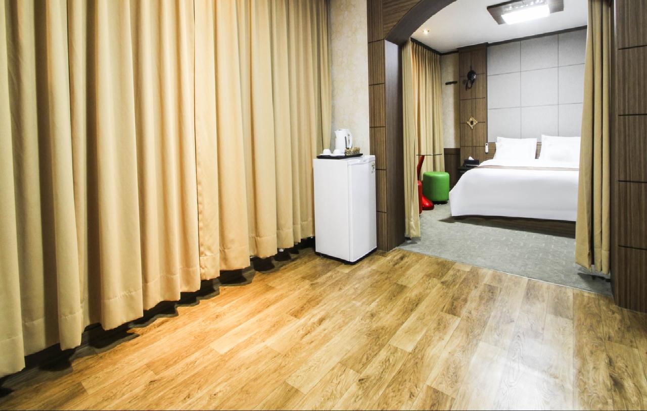 Uljin Grand Hotel Экстерьер фото